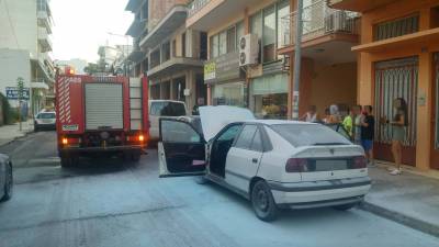Καλαμάτα: Φωτιά σε αυτοκίνητο στην οδό Μπουλούκου