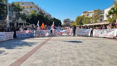 Απεργιακή συγκέντρωση της ΑΔΕΔΥ στην Καλαμάτα: Ισχυρό μήνυμα κατά “της 13ωρης δουλειάς – σκλαβιάς” (βίντεο-φωτογραφίες)