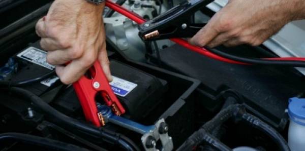 Τσιγγάνος έκλεψε μπαταρίες από αυτοκίνητα του Δήμου Τριφυλίας
