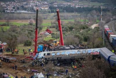 Τέμπη: Στο «κόκκινο» η πολιτική αντιπαράθεση (βίντεο)