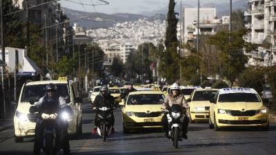 Χωρίς ταξί αύριο Μεγάλη Τρίτη - Απεργία ανακοίνωσε το ΣΑΤΑ για τις λεωφορειολωρίδες