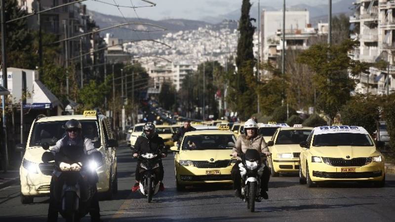 Χωρίς ταξί αύριο Μεγάλη Τρίτη - Απεργία ανακοίνωσε το ΣΑΤΑ για τις λεωφορειολωρίδες