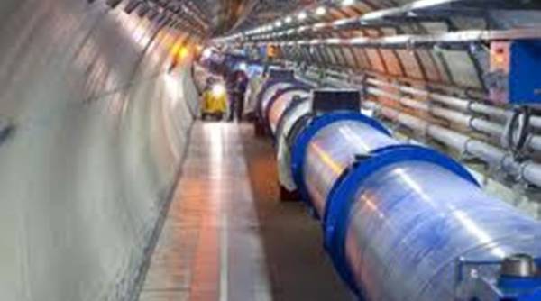 CERN: Εντοπίστηκαν δύο νέα υποατομικά σωματίδια