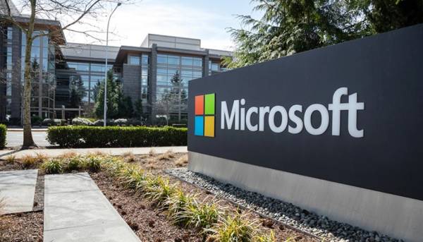 ΗΠΑ: H Microsoft καλύπτει τα έξοδα μετακίνησης στις εργαζόμενες που θέλουν να κάνουν άμβλωση και επαναπροσδιορισμό φύλου