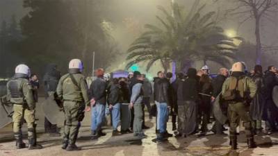 Θεσσαλονίκη: Αφέθηκαν ελεύθεροι οι 313 προσαχθέντες για τα επεισόδια έξω από το ΑΠΘ