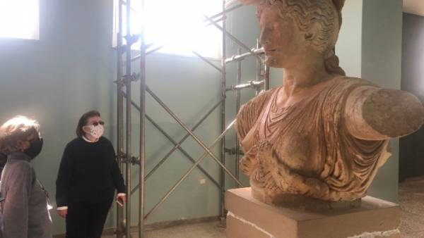 Μενδώνη για το Αρχαιολογικό Μουσείο Ελευσίνας: Σε τροχιά υλοποίησης η μετατροπή του παλαιού Ελαιουργείου