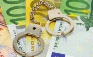 Σύλληψη 57χρονης στην Τρίπολη για χρέη 2,1 εκατομμύριων ευρώ