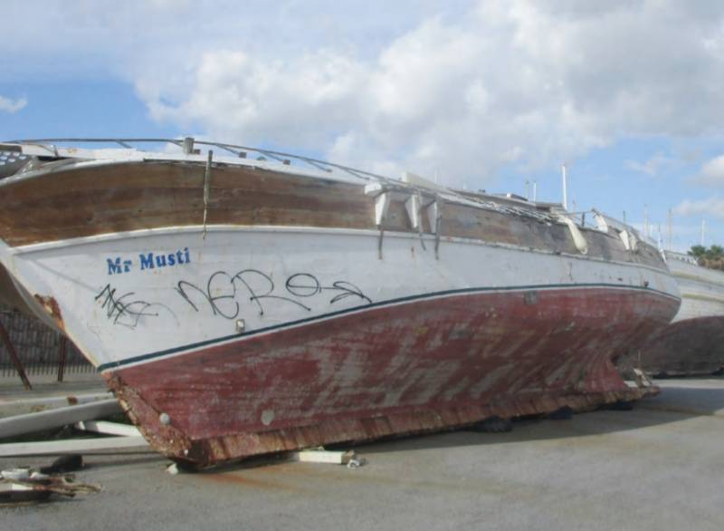 Καλαμάτα: Υποσχέσεις για απομάκρυνση σαπιοκάραβων από το λιμάνι