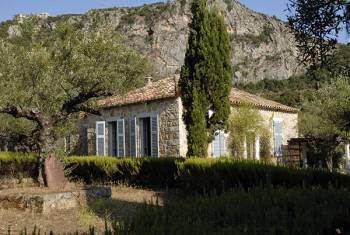 Μελέτη για καλλιτεχνικό σταθμό στο σπίτι του Πάτρικ Λη Φέρμορ από το Ιδρυμα &quot;Νιάρχου&quot;