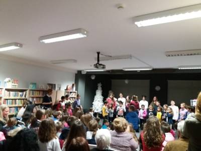 Γιορτινές δράσεις αλληλεγγύης και πολιτισμού στο 10ο Δημοτικό Καλαμάτας