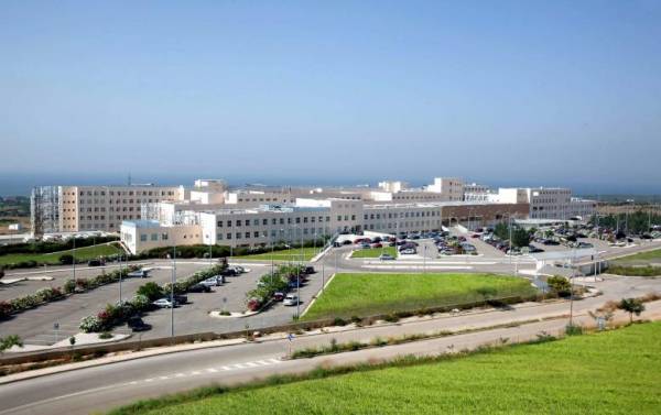 Προκήρυξη 10 θέσεων για το Πανεπιστημιακό Γενικό Νοσοκομείο Αλεξανδρούπολης