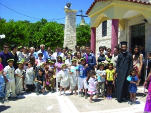 Στο ναό Ζωοδόχου Πηγής Ριζόμυλου-Καρποφόρας: Ομαδική βάφτιση 28 παιδιών 