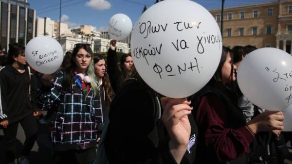 Τραγωδία στα Τέμπη: Συγκεντρώσεις και πορείες μαθητών σε Αθήνα, Θεσσαλονίκη και Λάρισα (βίντεο)