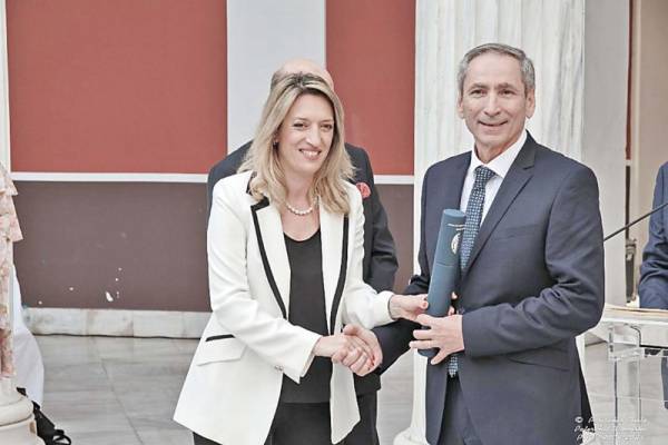 Δημοσιογραφικό βραβείο στον Κώστα Φίλανδρο για τα &quot;Νέα της Μεγαλοπόλεως&quot;