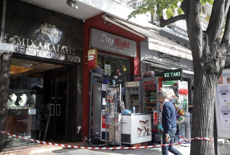 Θεσσαλονίκη - Ληστεία μετά φόνου σε ψιλικατζίδικο: Ντοκουμέντο δείχνει ότι ο δράστης είχε συνεργό