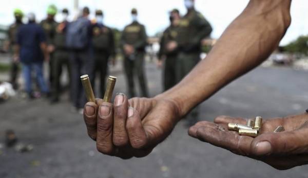 Κολομβία: 42 νεκροί σε 13 ημέρες διαδηλώσεων και βίαιης καταστολής