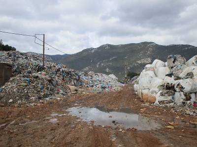 Τραγική παραμένει η κατάσταση στη Μαραθόλακκα (βίντεο)