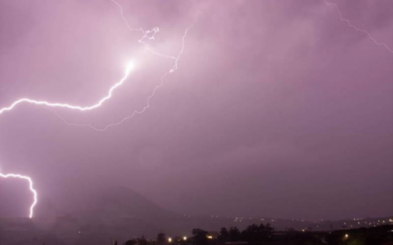 Μήνυμα του 112 για επικίνδυνα καιρικά φαινόμενα στη Δυτική Ελλάδα
