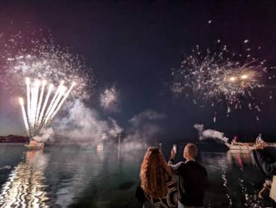 Εντυπωσίασε η “Βαρκαρόλα το βράδυ των ευχών” στην Κορώνη