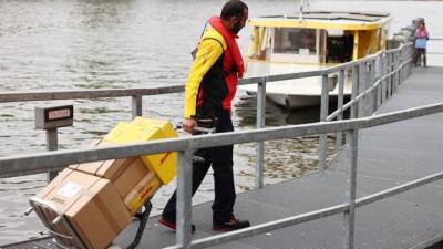 ΕΕ: Από αύριο 1η Ιουλίου τίθεται σε ισχύ ο δασμός των 3 ευρώ στα μικρά δέματα που εισάγονται στις 27 χώρες μέλη