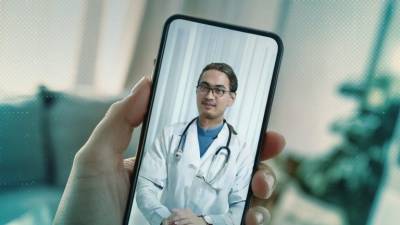 «Γιατροί-μαϊμού» κατακλύζουν τα κοινωνικά δίκτυα διαδίδοντας παραπληροφόρηση