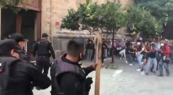 Αστυνομικοί στο Μεξικό χτύπησαν μέχρι θανάτου νεαρό γιατί δεν φόραγε μάσκα (Βίντεο)