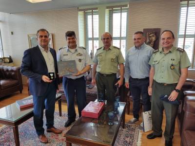 Καλαμάτα: Συνάντηση Βασιλόπουλου με στρατιωτικούς διοικητές
