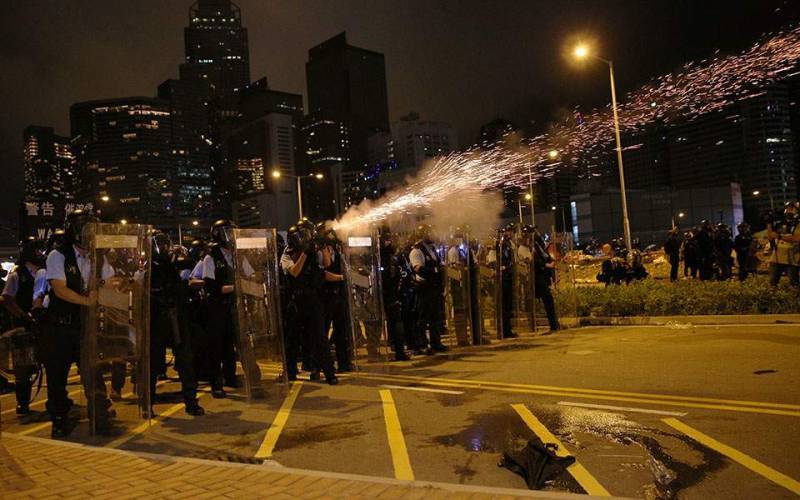 Χονγκ Κονγκ: Νέα επεισόδια μεταξύ αστυνομίας και διαδηλωτών