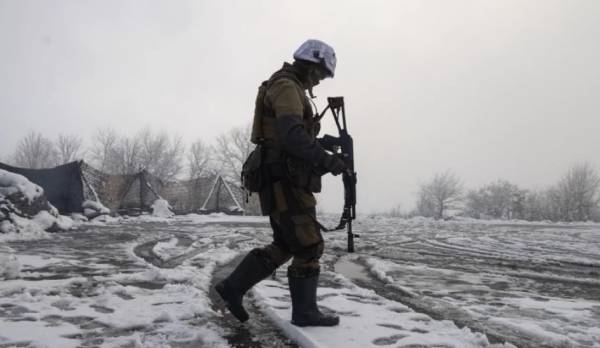 Ουκρανία: Σκοτώθηκε στρατιώτης σε μάχες με φιλορώσους αυτονομιστές