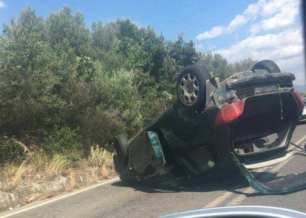 Ανατροπή αυτοκινήτου στο Τσακώνα - Καλό Νερό