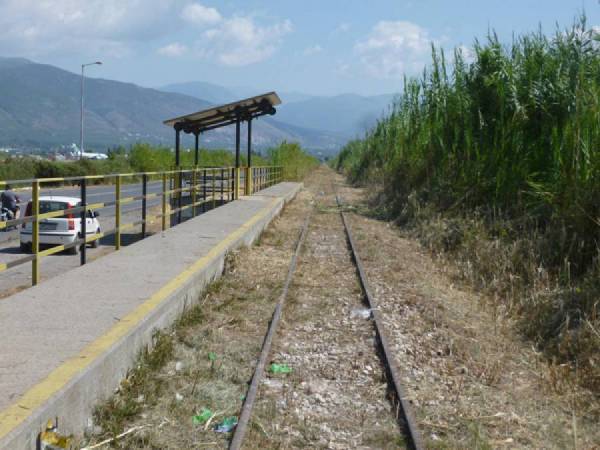 Στάση τρένου στο αεροδρόμιο της Καλαμάτας 