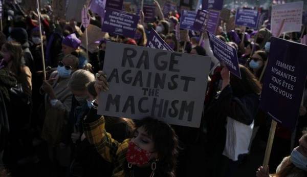 Γαλλία: Μεγάλες διαδηλώσεις στο πλαίσιο της &quot;απεργίας των γυναικών&quot;