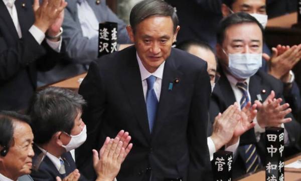 Ο Ιάπωνας πρωθυπουργός ο πρώτος ξένος ηγέτης που θα δεχθεί ο Τζο Μπάιντεν στον Λευκό Οίκο