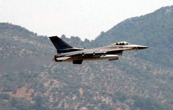 Νέες υπερπτήσεις τουρκικών F-16 πάνω από Οινούσσες και Παναγιά