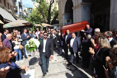 Σε κλίμα συγκίνησης η κηδεία του Πέτρου Θέμελη - Αύριο στην Αρχαία Μεσσήνη η ταφή (φωτογραφίες)