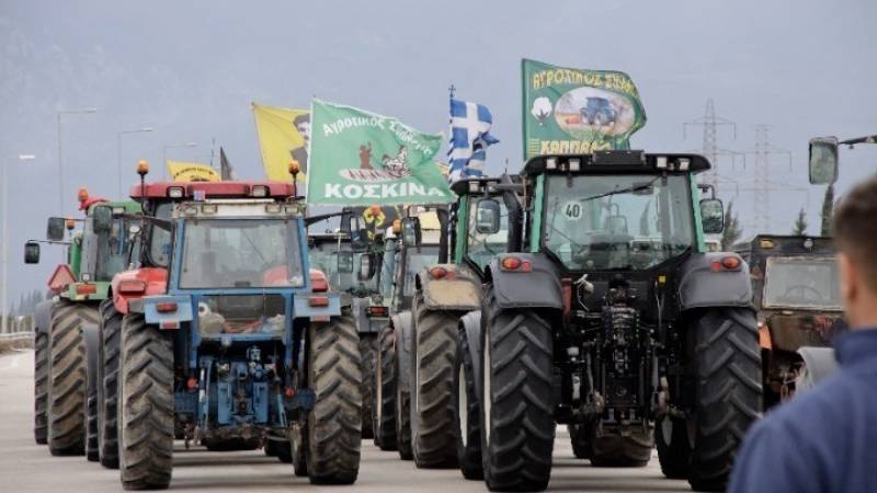 Κλειστή από τρακτέρ η εθνική οδός Ιωαννίνων -Κακκαβίας στον κόμβο Καλπακίου