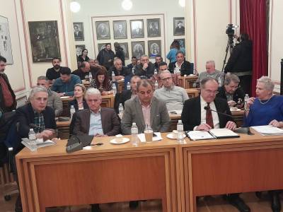 Σκληρή απάντηση Κοσμόπουλου σε Καραγιάννη στο Δημοτικό Συμβούλιο Καλαμάτας