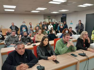 Εκοψαν πίτα οι υπάλληλοι του Δήμου Καλαμάτας