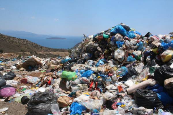 Στην Ε.Ε καταλήγουν 88 εκατομμύρια τόνοι σκουπιδιών ετησίως