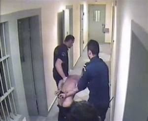 vima.gr: καρέ από το βίντεο που κατέγραψαν οι κάμερες στις φυλακές Νιγρίτας