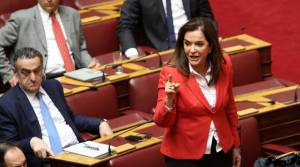 Βουλή: Σε ποια είπε η Ντόρα Μπακογιάννη «σιωπή κυρία μου»