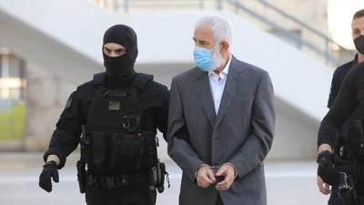 Δίκη Π. Φιλιππίδη: "Οργανωμένο σχέδιο για να ξαναμοιραστεί η πίτα στην τηλεόραση" κατέθεσε η σύζυγος του