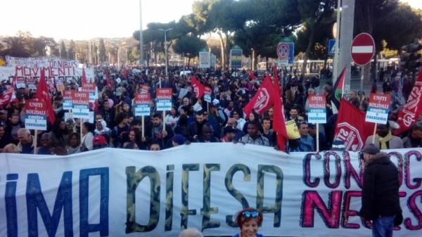 Ιταλία: Χιλιάδες διαδηλωτές στους δρόμους της Ρώμης κατά του αντιμεταναστευτικού διατάγματος