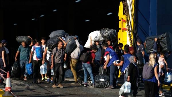 Αναχωρούν σήμερα από τη Μόρια για Πειραιά, 570 αιτούντες άσυλο