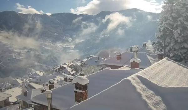Χιονοπτώσεις στην Ήπειρο: Απαγόρευση κυκλοφορίας σε φορτηγά και νταλίκες - Κλειστά τα σχολεία στο Μέτσοβο