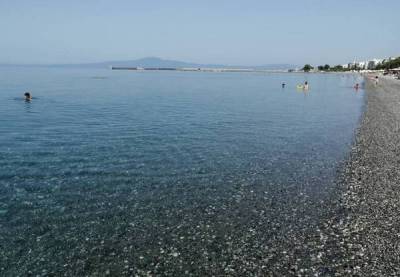 Παραμένουν εξαιρετικής ποιότητας τα νερά κολύμβησης στις ακτές του Δήμου Καλαμάτας