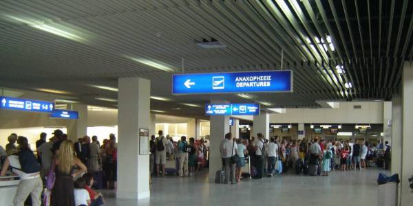 Χανιά: Υποχρεωτική «παράταση» διακοπών για επιβάτες της Primera Air, που ανέστειλε τις πτήσεις της