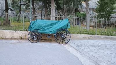 Μεταξύ εσωτερικής νάρκης και αναθεωρητικών drones