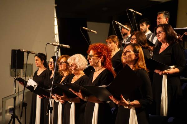 Καλαμάτα: Καταχειροκροτήθηκε η συναυλία της Σχολής Βυζαντινής Μουσικής (φωτογραφίες)
