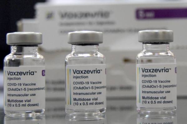 Η AstraZeneca αποσύρει το εμβόλιο για τον κορονοϊό